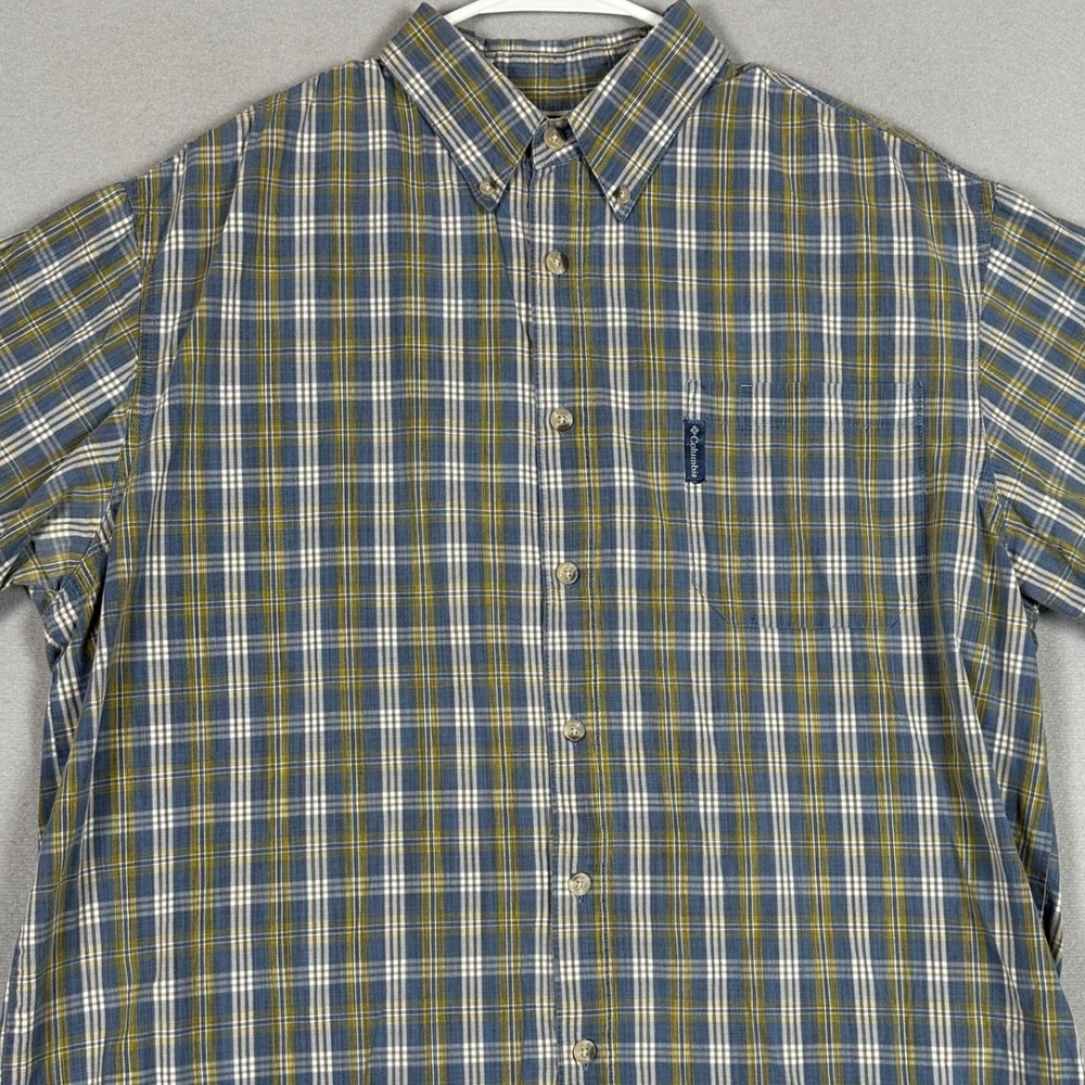 Columbia Shirt Mens XL Blue Green Plaid Button Down Logo Pocket Short Sleeve EUC